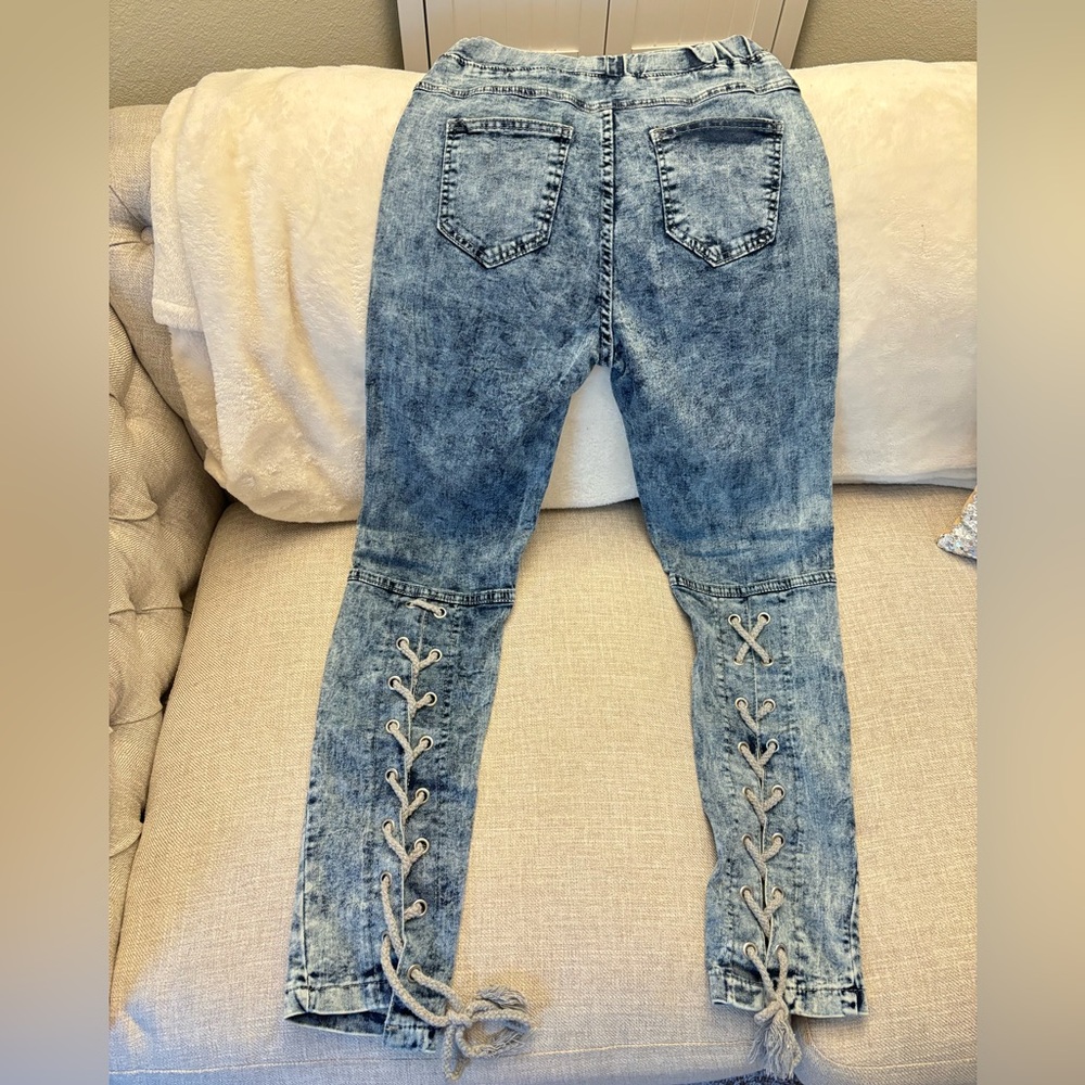 WOMEN’S DENIM JEANS 👖
